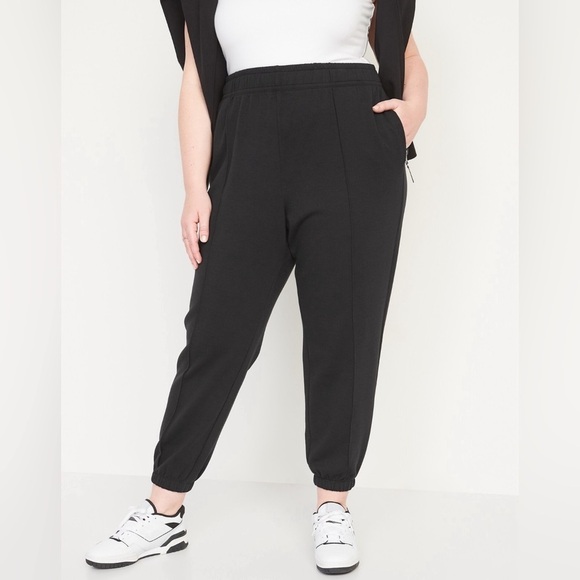 NWT! Old Navy Black High-Waisted Dynamic Fleece Pintucked Sweatpants -Multiple 🩵 - Picture 7 of 8